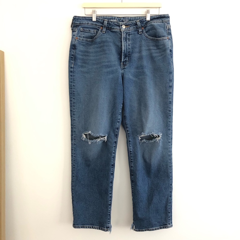 Old Navy O.G Loose High-Rise Distressed Straight-Leg Jeans in Medium Blue